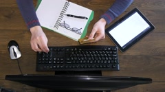 Person At Desk Placing Order With Credit Card 4k [139727401] | 写真素材・ストックフォトのアフロ