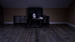 4k Halloween Shot of a Child crawling from a Vintage Chest … [46377726] | 写真素材・ストックフォトのアフロ