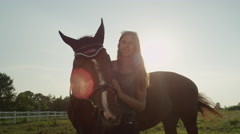 SLOW MOTION: Portrait of a happy girl caressing and petting … [46157872] | 写真素材・ストックフォトのアフロ