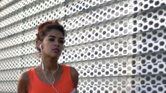 closeup concentrated young mulatto girl with tied dark hair … [43001080] | 写真素材・ストックフォトのアフロ