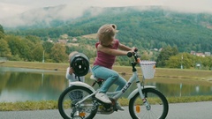 Little cute girl and her younger brother in the nature by the … [138193460] | 写真素材・ストックフォトのアフロ