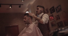 Young old-fashioned hairdresser and hipster man in vintage … [132681404] | 写真素材・ストックフォトのアフロ