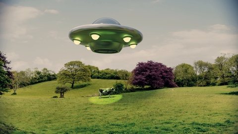 UFO alien abduction cow ufo unidentified flying object aliens close encounter 4k