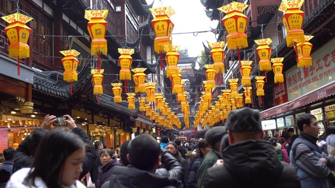 classical lanterns on Shanghai Yu Garden lantern festivalの動画素材