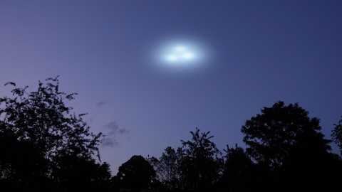 Home Movie of UFO Sighting in Evening Sky