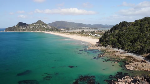 Aerial View of Serene South Pacific Coast and Tairua Beach …の動画素材