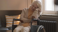 Nurse Taking Care of Old Lady in Wheelchair [169088650] | 写真素材・ストックフォトのアフロ