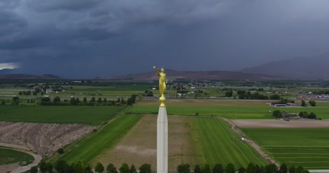 Golden Statue of Moroni on Steeple Tower of LDS Mormon Temple …の動画素材